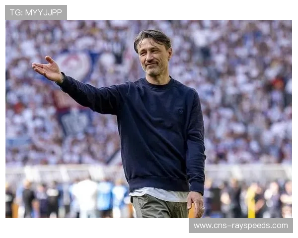 多特蒙德主帅科瓦奇批评防守：第二个丢球让我生气，欧冠容错率低。